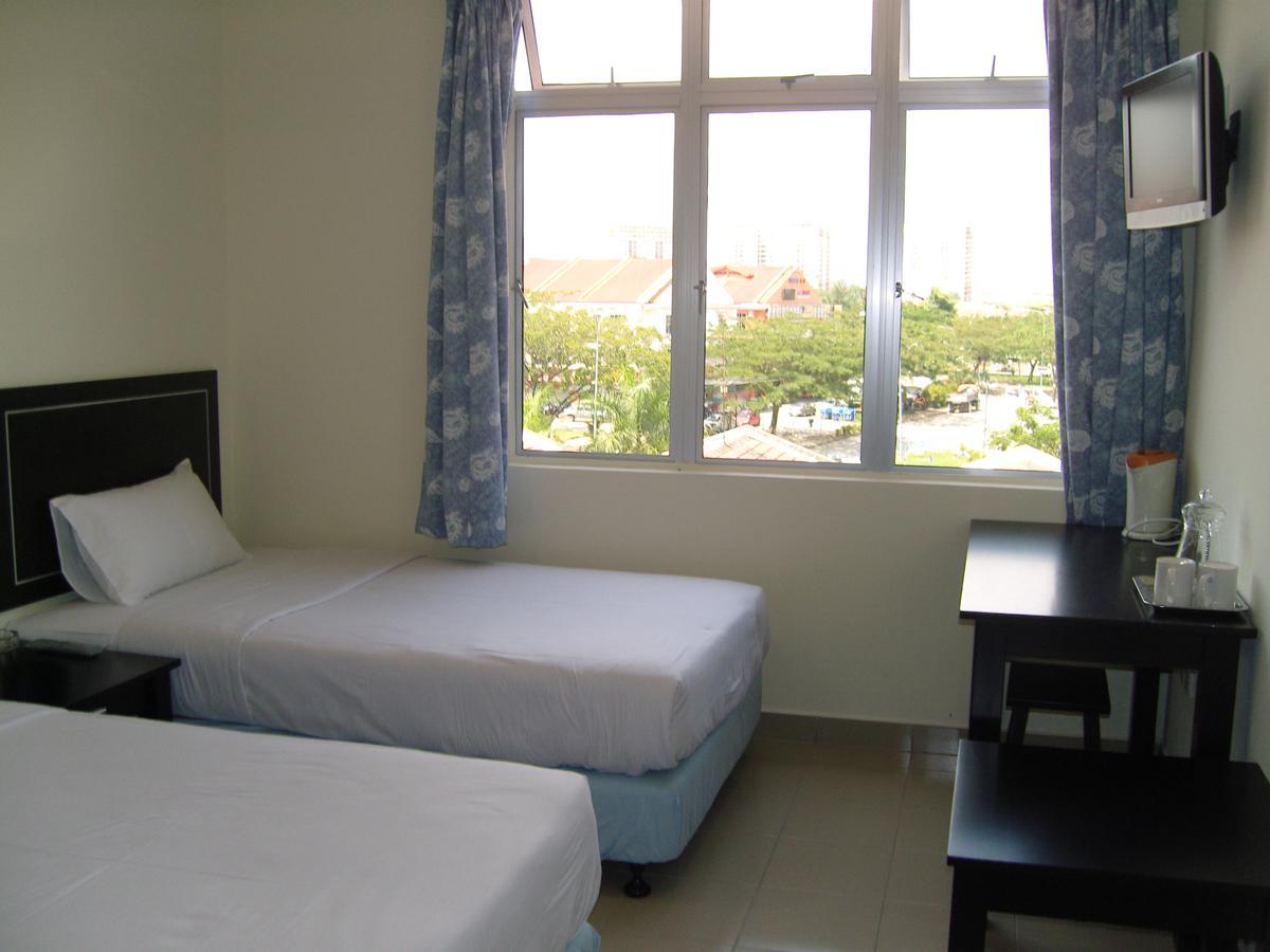 Linkway Hotel Nusajaya Kültér fotó